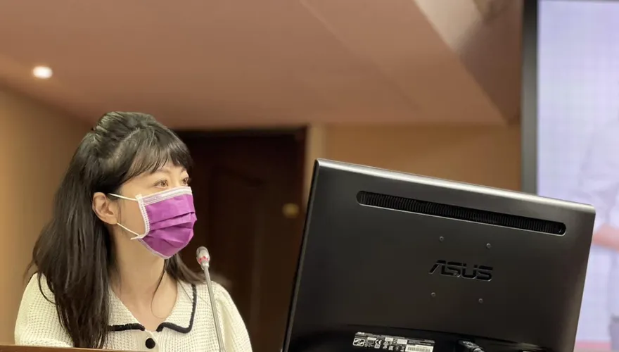 民進黨敗選才對高端開刀？高嘉瑜說話了