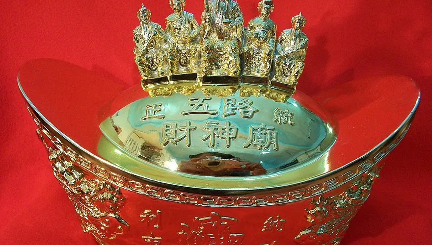 新年守住財運第一步　將聚寶盆內的硬幣換大鈔！