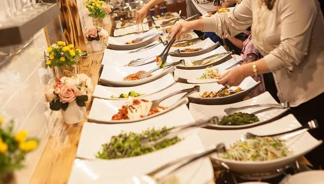 吃到飽回本攻略！吃到飽進食順序很重要　醫授4招健康又滿足