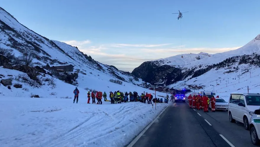 奧地利滑雪勝地雪崩埋10人　8人已尋獲、2人仍失蹤