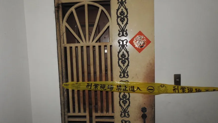 快訊/聖誕夜獨居死！警破門驚見男子身首分離　屋內7犬相伴頭部遭啃