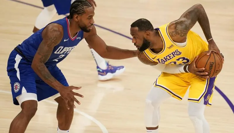 NBA「過年經典對決」前瞻！湖人VS快艇：詹皇孤掌難鳴，紫金軍團2年沒贏過「洛城大戰」