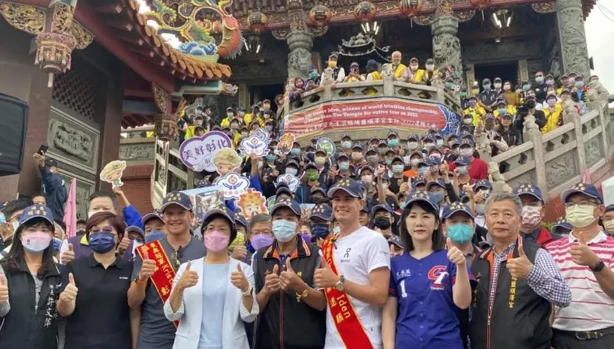 伊登戴「順澤宮神帽」9度奪冠！粉絲瘋搶光明燈　開放時間曝光