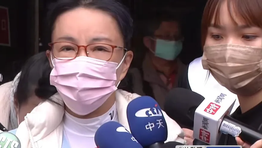 遭周玉蔻造謠霸凌  張淑娟控訴：泯滅人性！我靠吃藥活下來...她安心出國玩