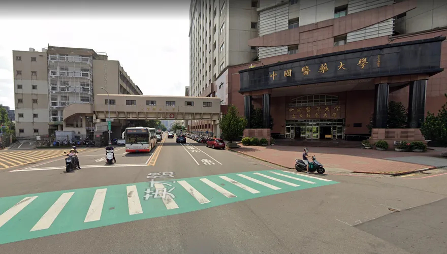 台中公車斑馬線撞死母子！奪命路口讓中國醫大師長說話了…