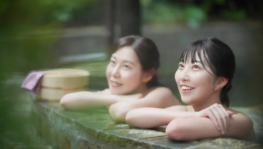 寒流來襲泡湯暖呼呼！醫師授5泡湯注意事項