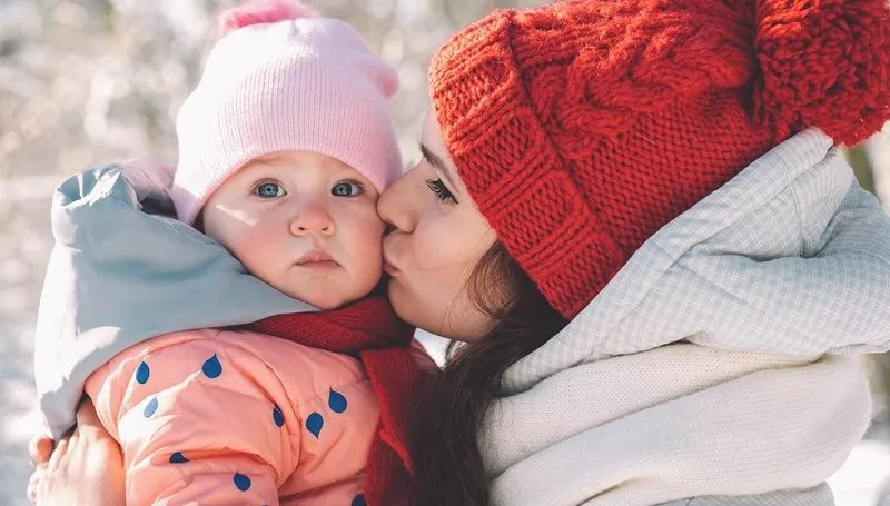 禦寒衣物穿越多越好？皮膚科醫師揭真相：發熱衣、雪靴並非人人適合！