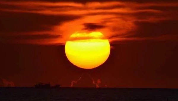 2022最後夕陽！現身台南市七股海堤　鄭明典公告「日沒」出現時間點