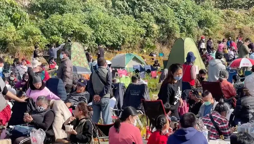 搶紫南宮錢母還可抽金戒指！民眾搭帳篷排隊…人龍延绵2公里