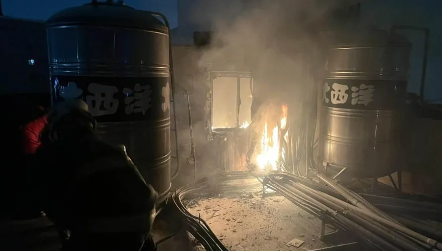 高雄跨年夜火警！旗津民宅頂樓冒火光…一度傳出丟信號彈