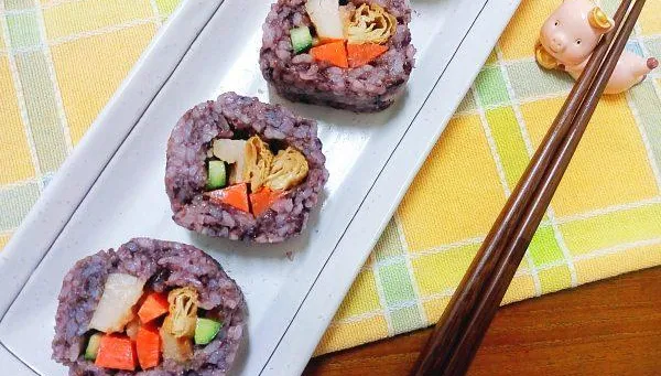 國健署教做「黑米壽司」　富含花青素、營養美味更加乘！