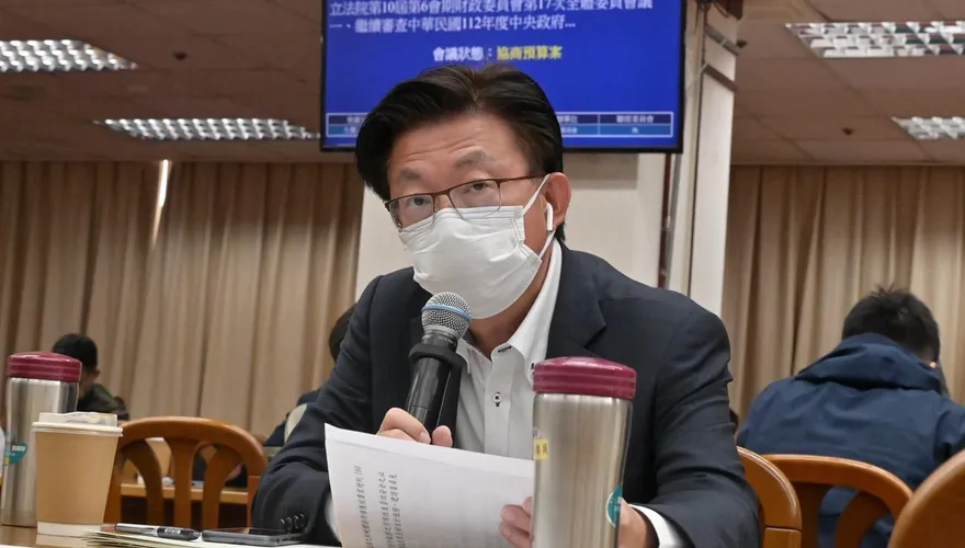 綠委昔喊反對普發現金　郭國文宣布捐出他與家人的6000元