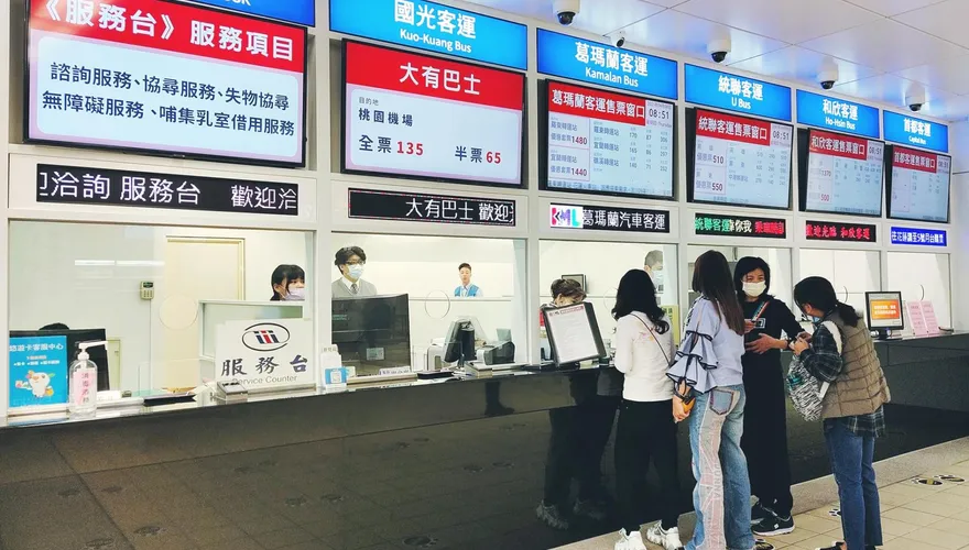 11月新制上路！國道客運17條路線票價調漲　微型電動二輪車不掛牌月底開罰
