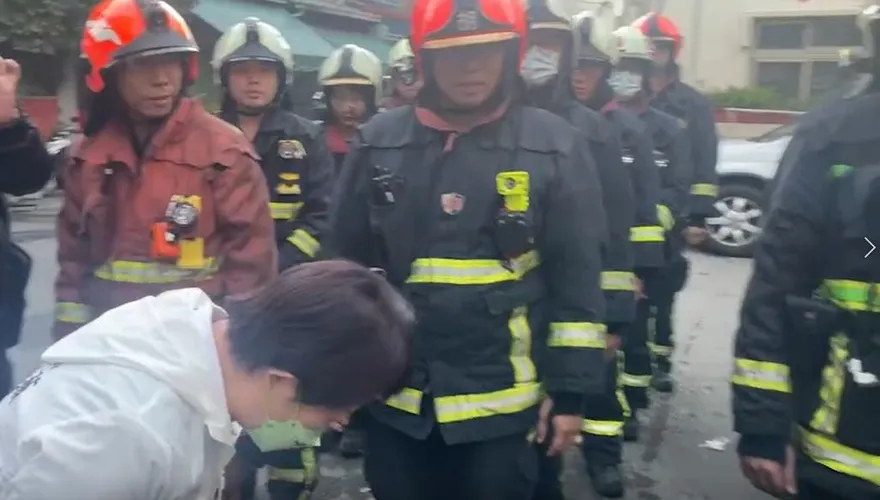 台中清晨惡火奪5命！盧秀燕赴現場感謝警消努力　承諾「協助家屬度過難關」