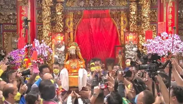 影/「粉紅超跑」起轎時間曝！2023白沙屯媽祖完整時程、現場直播一次看