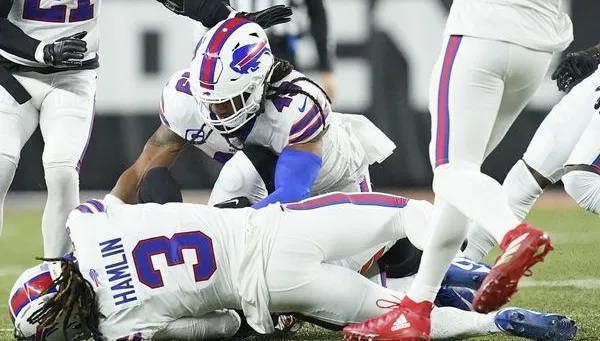 影/撿回一命！NFL球員比賽心臟驟停　3天後奇蹟甦醒