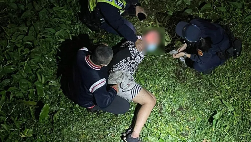 假買金飾真搶劫！男嫌搶竹山銀樓　逃跑「慘跌3層樓高大排」賊星該敗