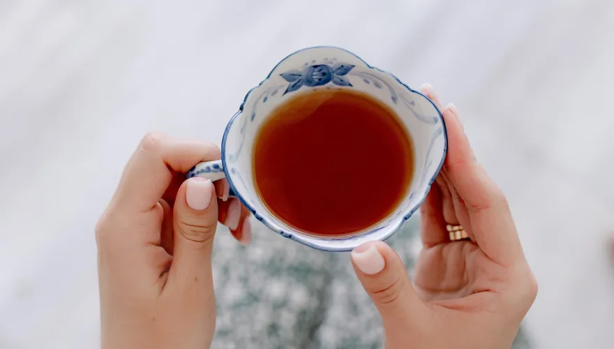 冷冬喝杯熱茶驅寒！網熱議5款冬季暖身茶飲...「這杯」比熱可可還暖身！
