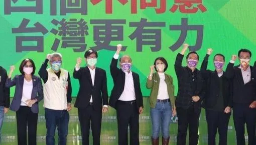 邱議瑩讚蘇貞昌會做事幫要「掌聲」　網友噓爆：幫誰做事要說清楚欸