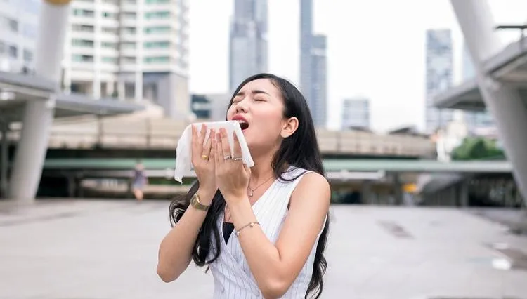 哈啾！想打噴嚏卻打不出來？醫分享5妙招：看燈、拔鼻毛都有用