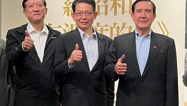 影/羅紹和《有溫度的人》簽書會　馬英九出席力挺　相贈32字箴言