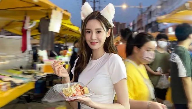 在飯店偷嗑「辣個臭水果」！女星吞7千元罰單懊惱　她嗆自己：智障