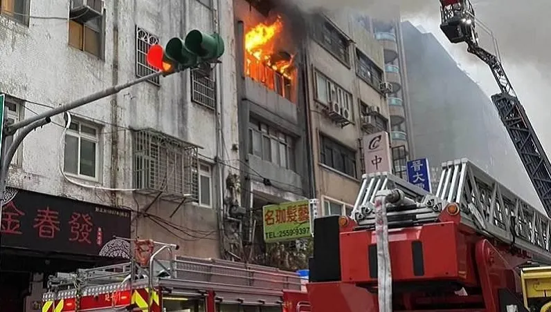 台北天水路建物清晨失火　住戶自曝打翻煤油暖氣釀災