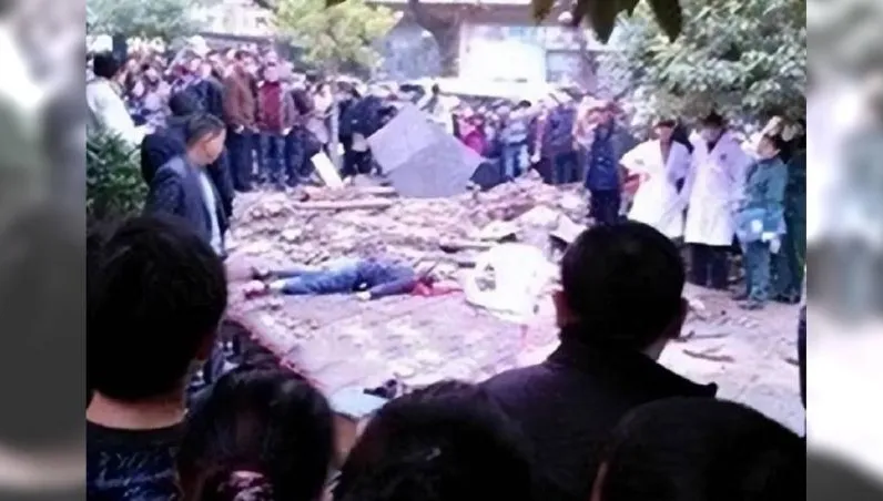 持刀狂捅惡警...回神才知「我殺人了」　老實男自首曝曾遭暴打埋殺機