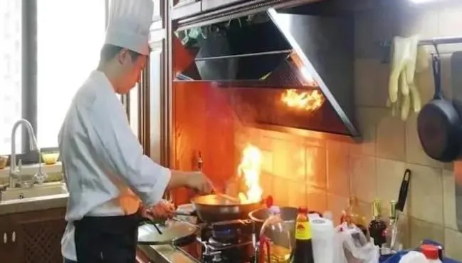 10天賺9萬！大陸年夜飯新商機　廚師直接「到府服務」接單接不完