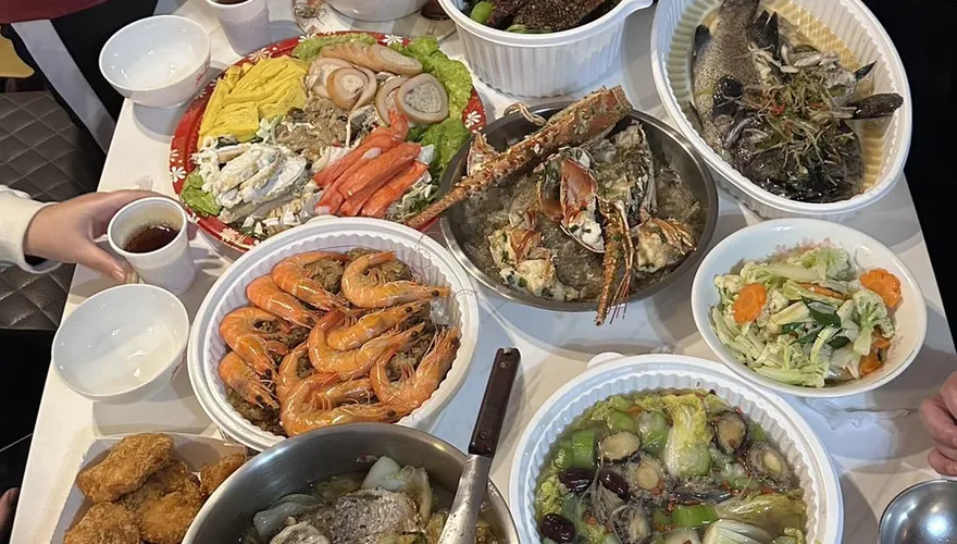 《獨家》扯！除夕夜在路邊圍爐？用餐前2hrs才通知無法內用　他氣炸：一家團圓心情都沒了