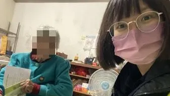82歲嬤賣玉蘭花養一家三口！悲慘身世讓女警伸援手…募物資助她過好年