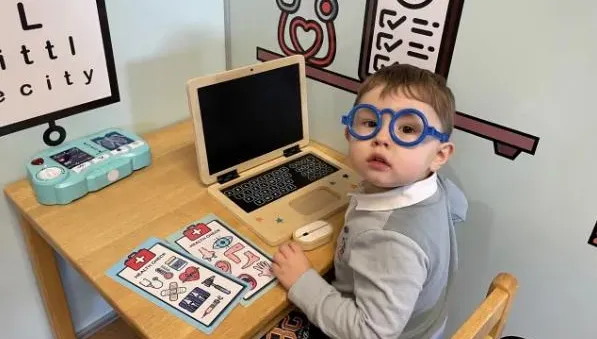 3歲會說7國語言！高智商男童加入門薩組織　成英國最年輕成員