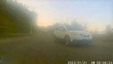 影/除夕險變忌日！嘉義版四輪「白色飛彈」逆向衝　兩輪騎士秒現人生跑馬燈