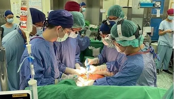 男除夕腦死器捐　中榮召回上百醫護耗時逾20小時接力移植！遺愛讓20病患受惠