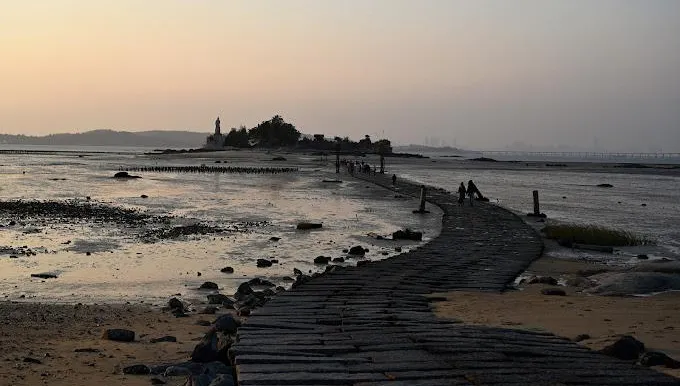 快訊/不知漲潮擅闖！3男6女受困金門建功嶼　海巡出動搶救中