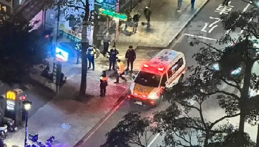 前後任談判驚爆！男烙8人掏槍逼女友舊愛「手握炸彈」血肉模糊倒地斷3指