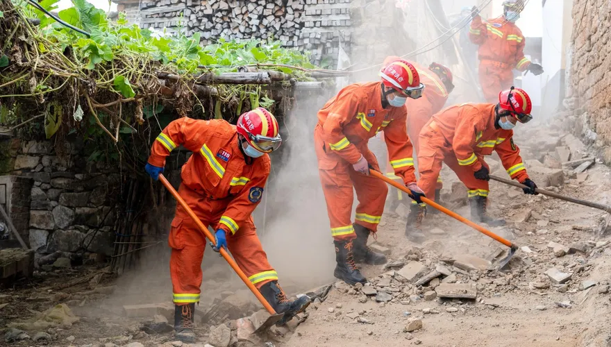 新疆阿克蘇地區發生規模6.1地震70人救援隊待命　暫無人員財產損失