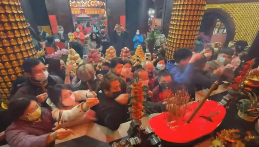 高雄三鳳宮香油錢數目龐大！　請警察護鈔才敢存進銀行