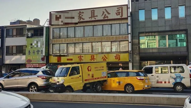 5車連環車禍！台中中清路慘塞爆　警消排除狀況中
