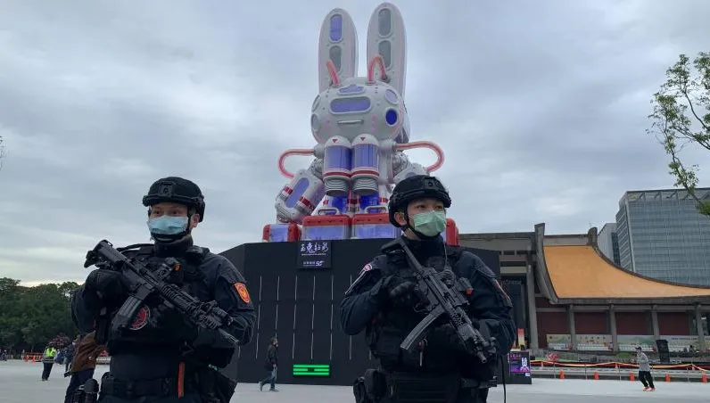 空拍機、氣球禁帶入場！台灣燈會試營運　北市警嚴陣以待