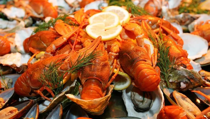 「痛風餐」海鮮配這1飲料！壯男腎功能「衰退成60歲」未來恐洗腎度日