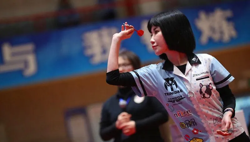 大陸體壇突傳噩耗！31歲「飛鏢女神」周莫默離世　死訊拖了9天才公布