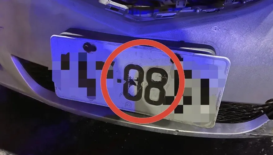 影/「08」變造車牌94這麼瞎！毒蟲「車換車」10秒偷車過程全都錄　但卻讓人看了傻眼