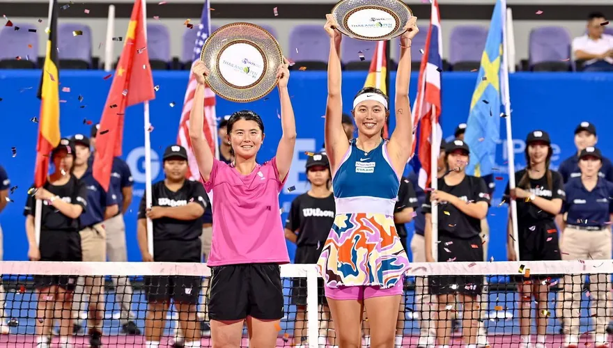 女網上演「台陸大戰」詹皓晴吳芳嫺聯手虐菜！直落二奪冠