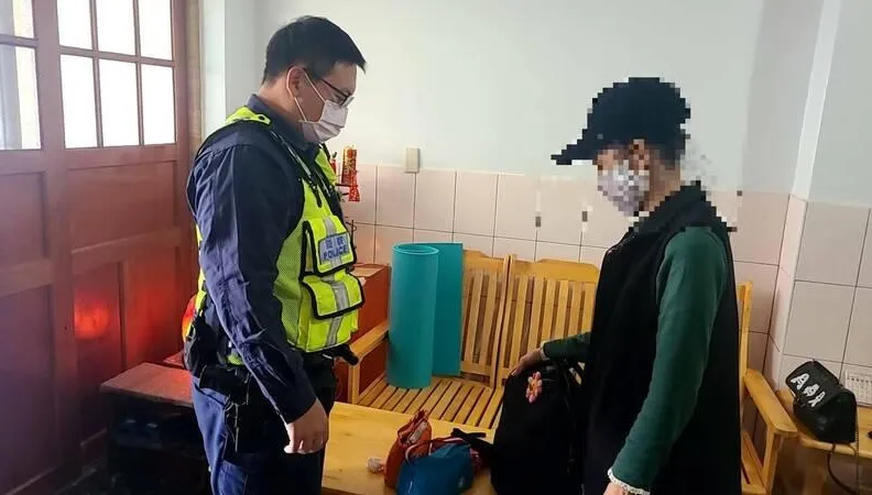 87萬沒有變少！恆春婦把大筆摳摳掉客運上　警及時聯絡司機齊「救錢」