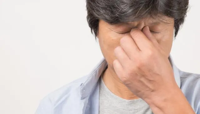 品冠8旬父因視網膜剝離近全盲！醫曝8大好發高風險因素　恐釀無預警失明！