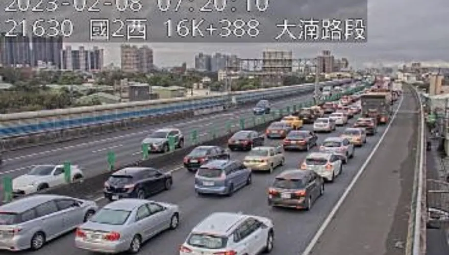 快訊/國道2號12.6K追撞車禍　車流紫爆回堵5公里