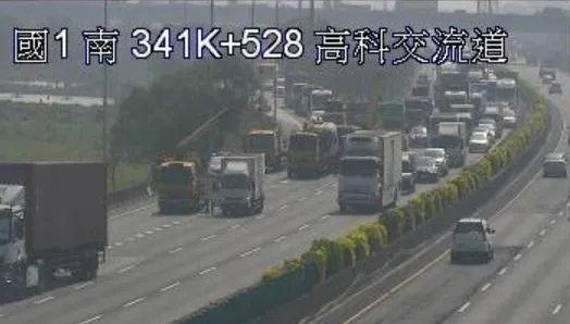 快訊/國1高科交流道3車連撞！　佔據外側車道…車流回堵至少4km