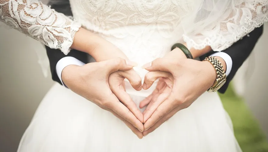 大陸多省公布2022結婚登記數據！晚婚情況加劇　「姊弟戀」比例逐年增加