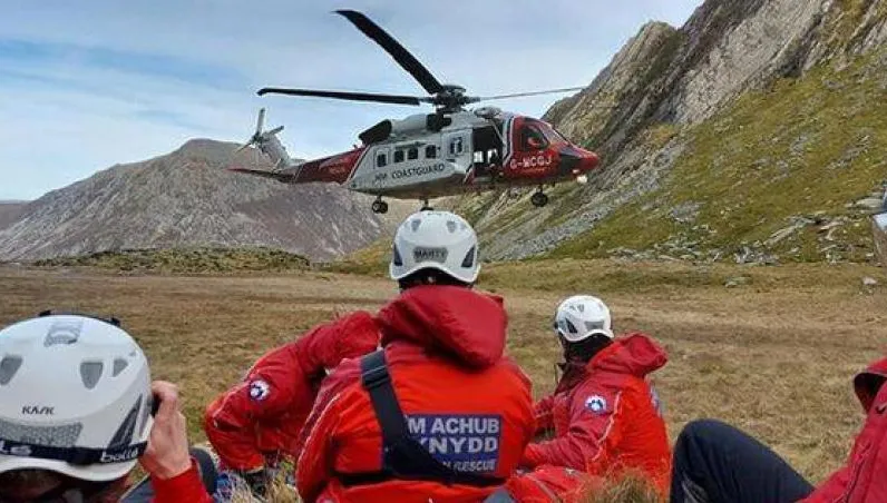 23歲男登山攀岩慘墜崖！手扶石頭突崩裂　下秒急墜183m身亡